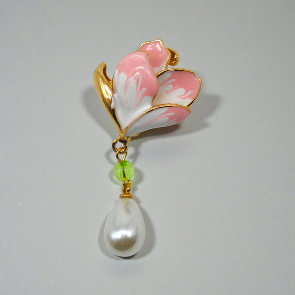 Brosa Metalica "Spring Bloom" - Floare Roz-Alb cu Perla Pendulara si Accente Aurii